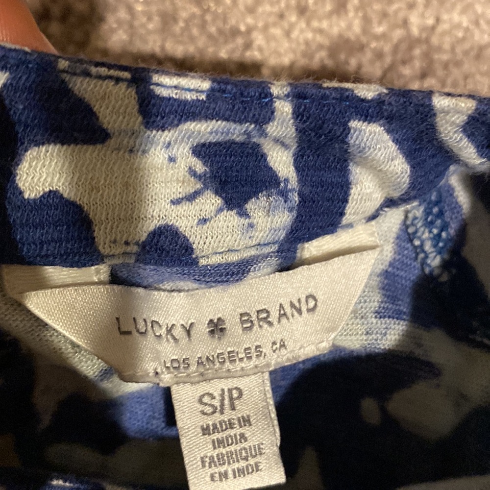 Lucky Brand Navy Blue White Boho Print Short Sleeve Blouse Top SIZE S - Picture 3 of 6